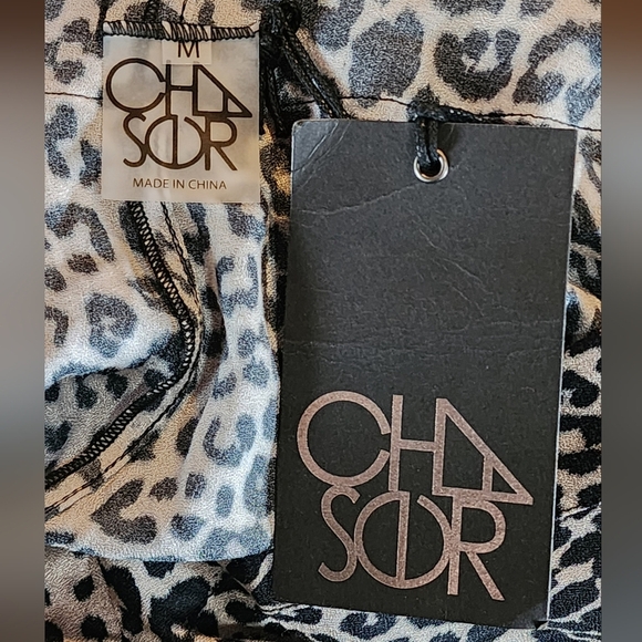 Chaser Leopard Print Bell Sleeve Blouse Tunic Top Size M Neutral Boho Chic - Picture 4 of 5